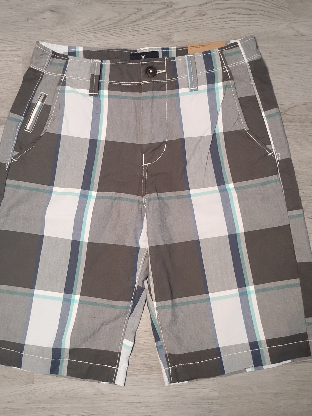 American Eagle Outfitters Gray, White and Blue Plaid Cargo Shorts Size 30